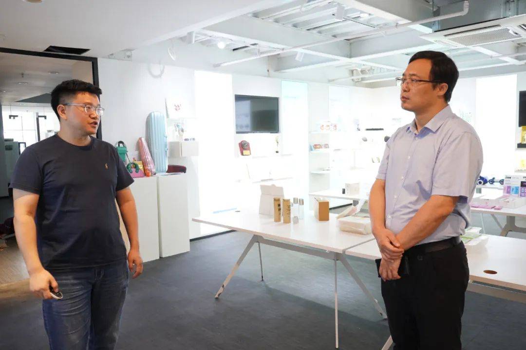 园区动态 | 中顺洁柔董事长刘鹏一行莅临中芬设计园调研_深圳市_企业