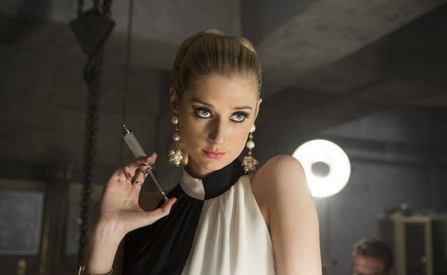 比如《银河护卫队2》,她饰演索维林族的阿耶莎大祭