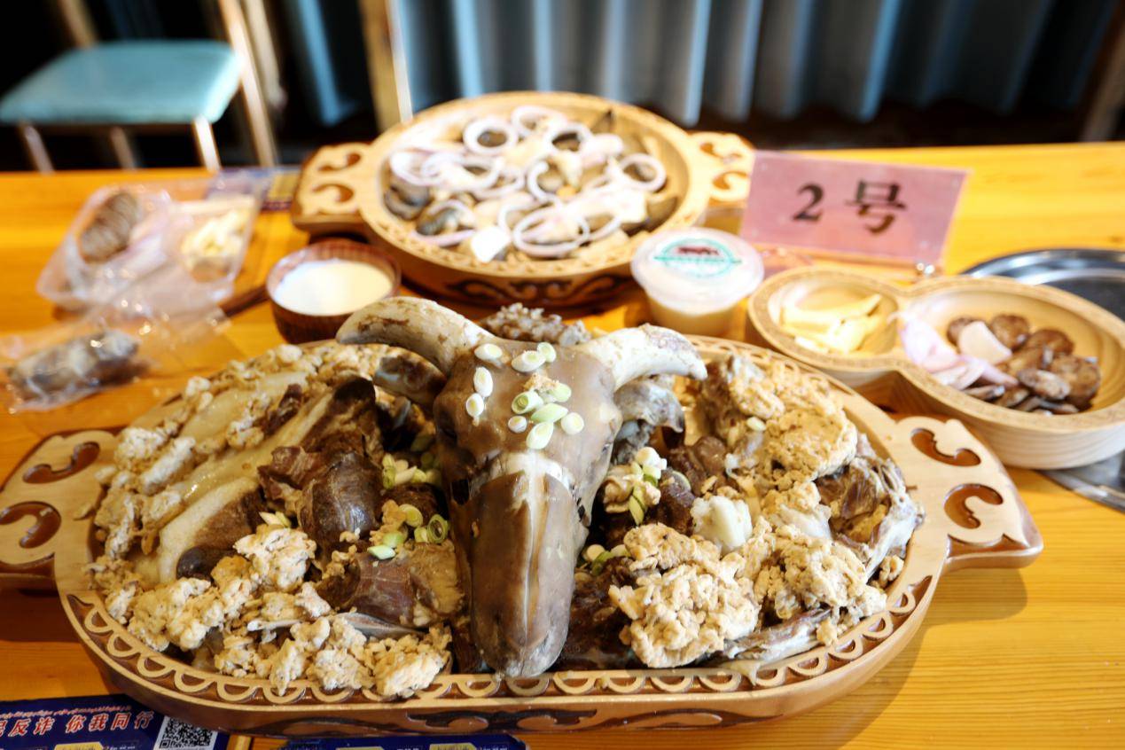 富蕴县特色手抓肉美食大赛争"香"斗"宴"_大尾_活动_肉质