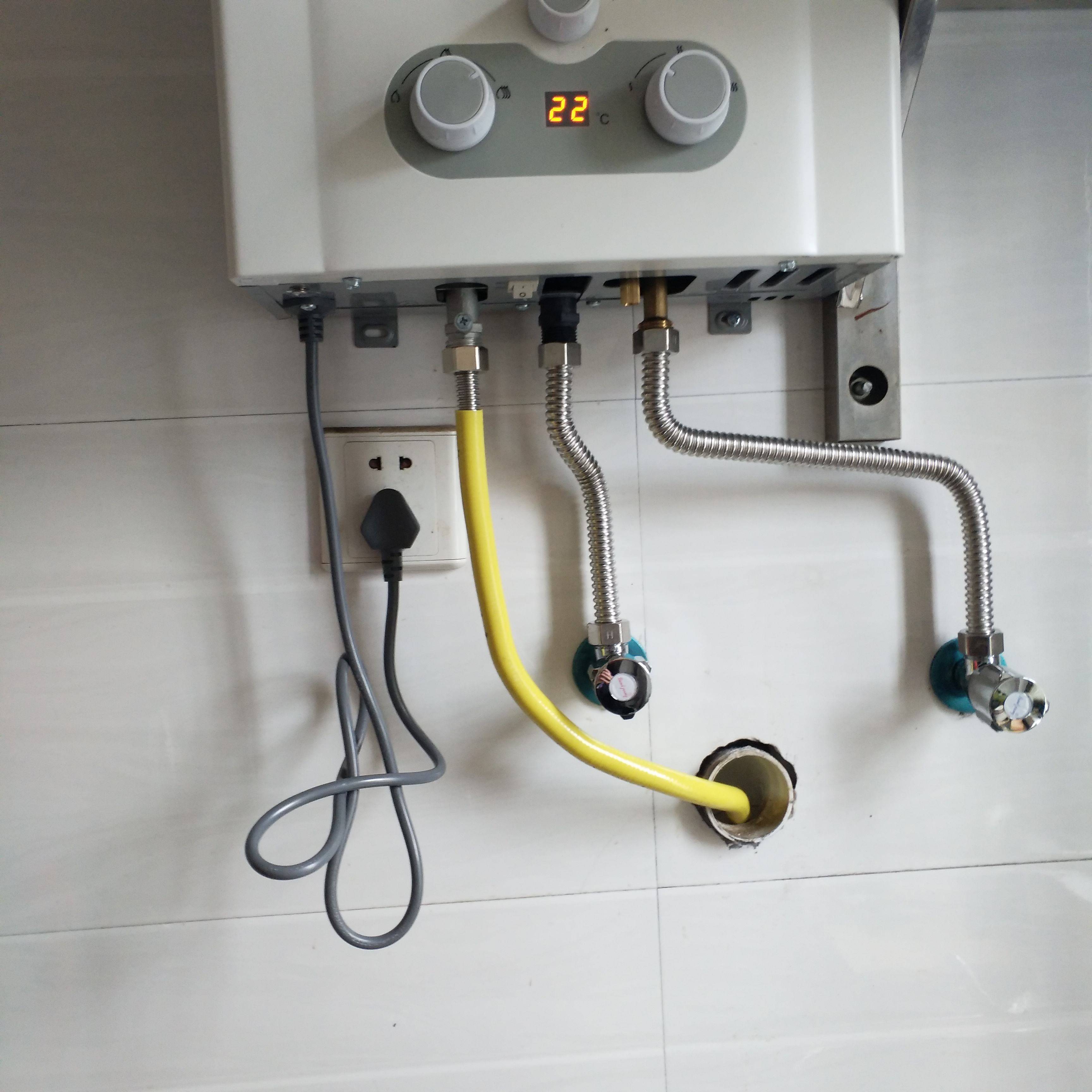 装修时提心吊胆地埋了3根pvc管,入住后发现真好用_燃气_排水_热水器