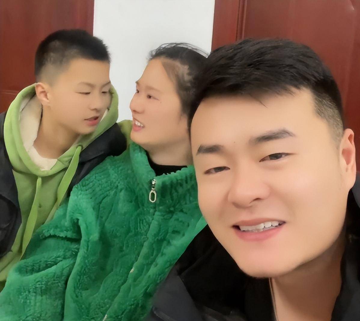 宁言喜的母亲唐莉十分喜欢儿子这个女朋友.