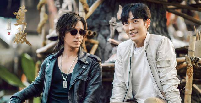 《重启之极海听雷》黑眼镜战斗力下降,哑女身份可疑,二叔提防她_吴邪