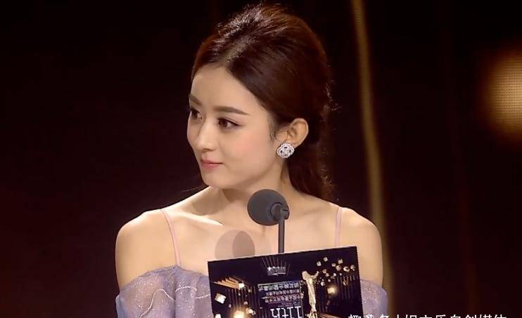 赵丽颖分手后画风突变,挑染发型回归少女,造型"撞衫"谋女郎_时尚_大片