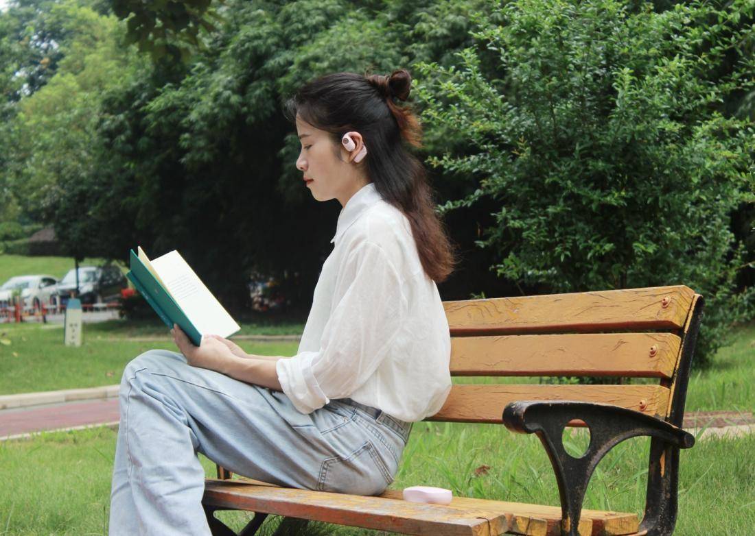 开放式蓝牙耳机大爆发，零压感佩戴南卡OE PRO前来报到