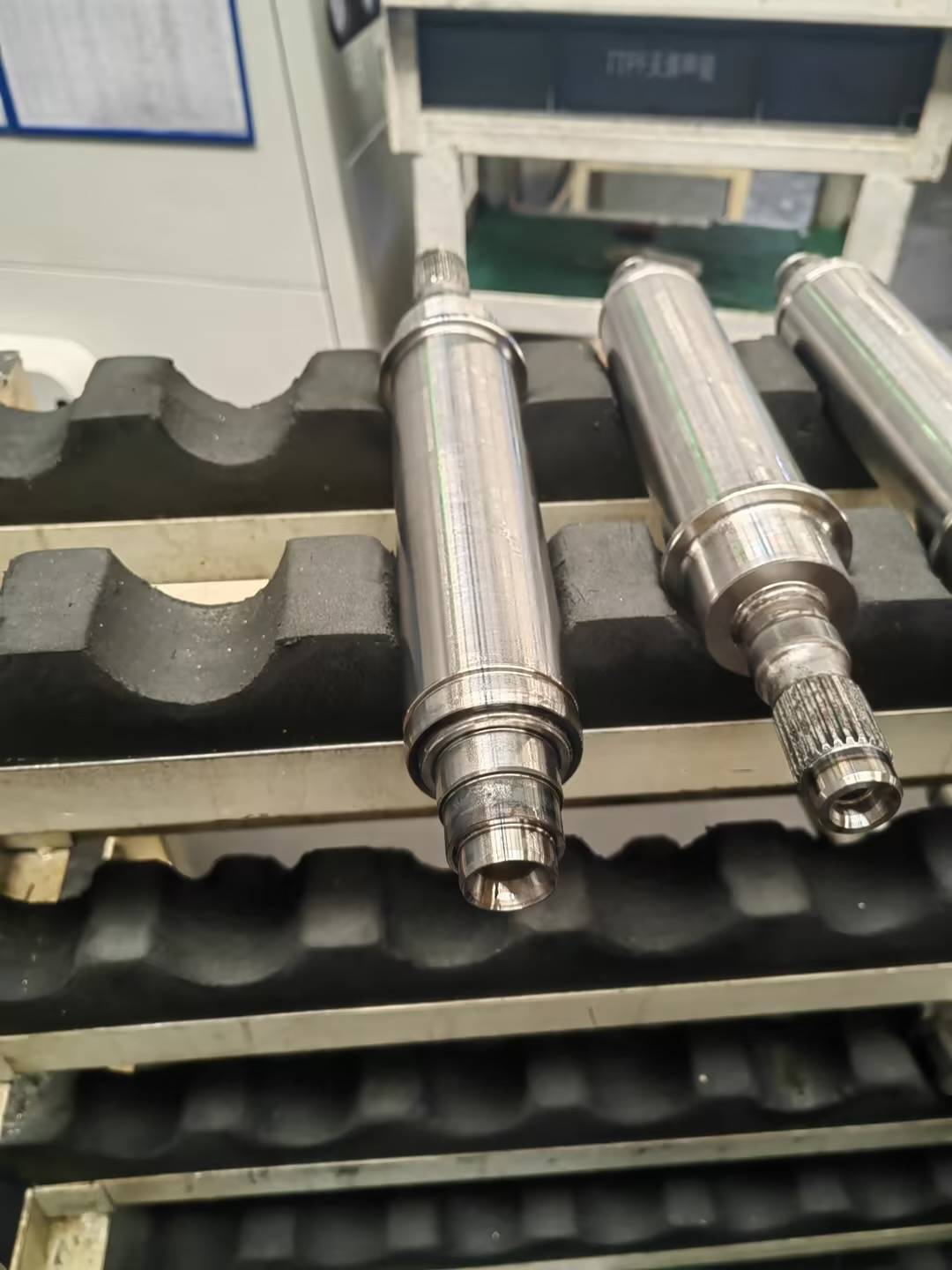 新能源汽车驱动电机轴高效加工方案