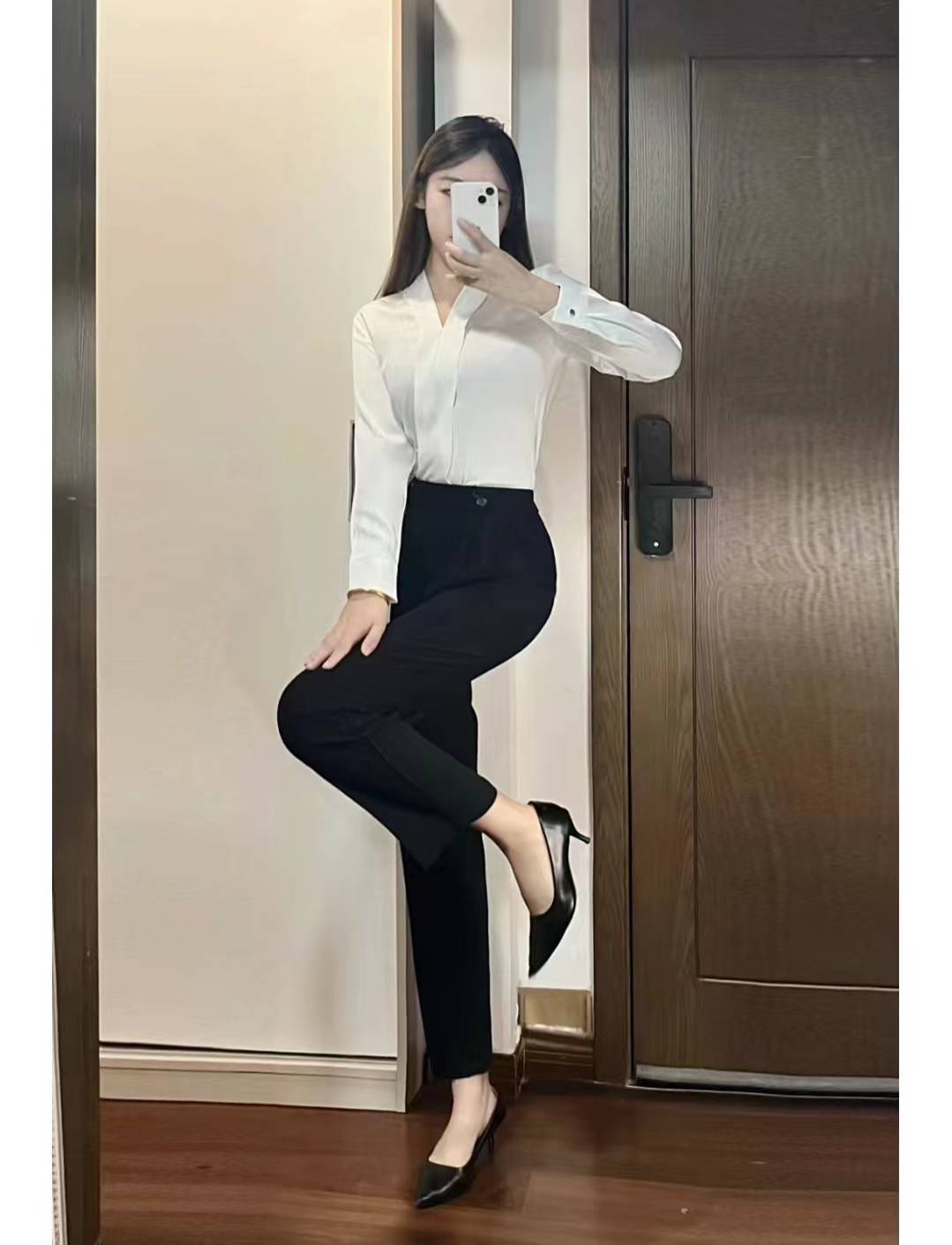 黑裤子搭配白衬衣,优雅气质穿出高级感!_整体_时尚_造型