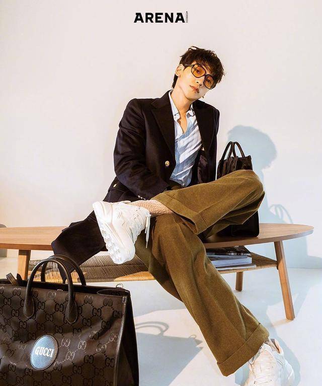 37岁rain新刊帅回小鲜肉!背心搭豹纹外套秀肌肉线条,毫无油腻感_rain_