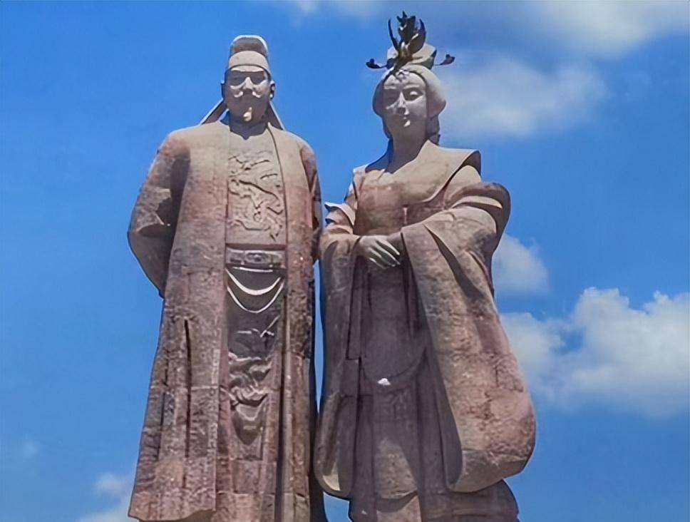 武则天墓前61个石人为何无头?