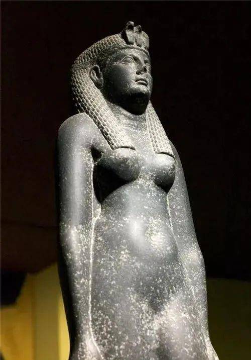 埃及艳后是如何踩着男人的色欲上位的?_安东尼_凯撒_罗马