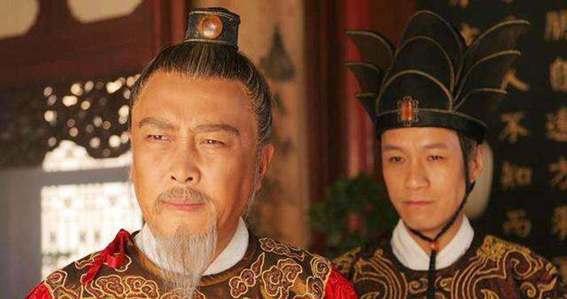 冯保遂在朱翊钧的生母李贵妃面前大肆攻击时任内阁首辅大臣的高拱