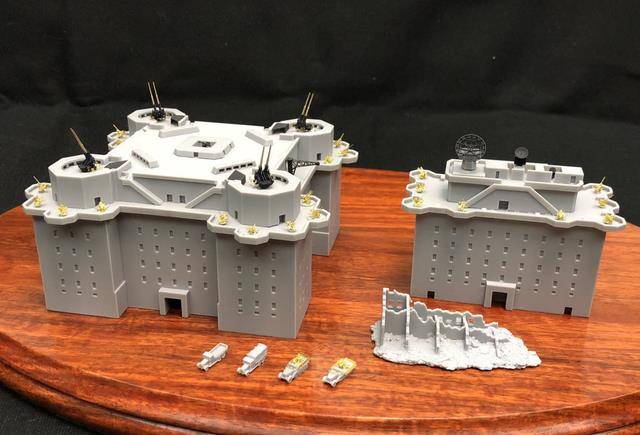 德国人在柏林修建的三组巨型防空塔基本完工之际的1942年2月,建筑师