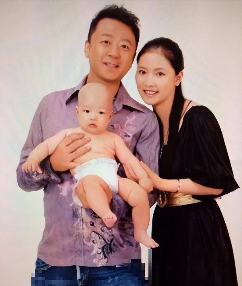 郭涛妻子李燃,嫁大15岁丈夫,婚后生两娃,一家四口幸福甜蜜_年龄_时候