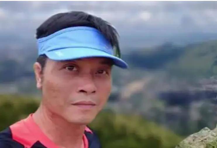 里,他以为自己终于走出来了,结果却发现这是一处公墓,西贡哪里有公墓!