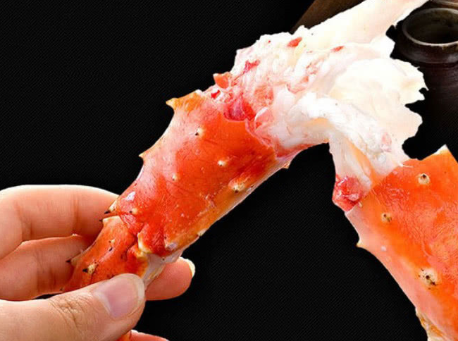 为什么外国人在吃帝王蟹的时候那么奇葩,只吃蟹腿不吃蟹黄?