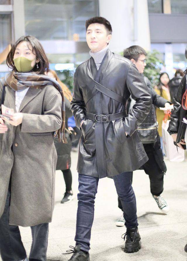 后来,金瀚与赵丽颖,林更新共同出演的古装传奇剧《楚乔传》播出,在剧