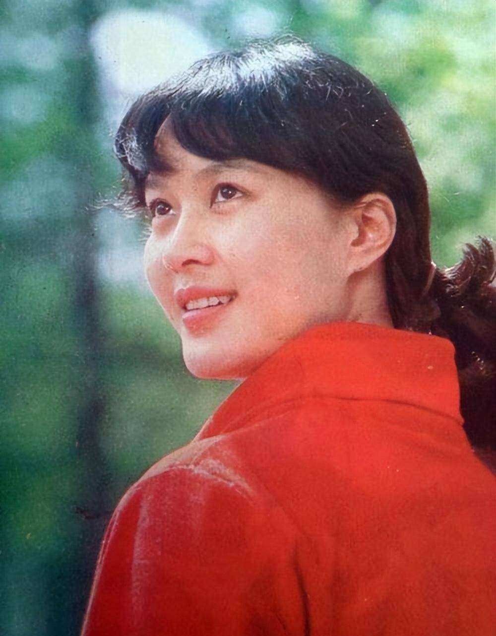 方舒:二婚嫁小10岁屠洪刚,被分手后独自抚养女儿20年,怎样了_陈国