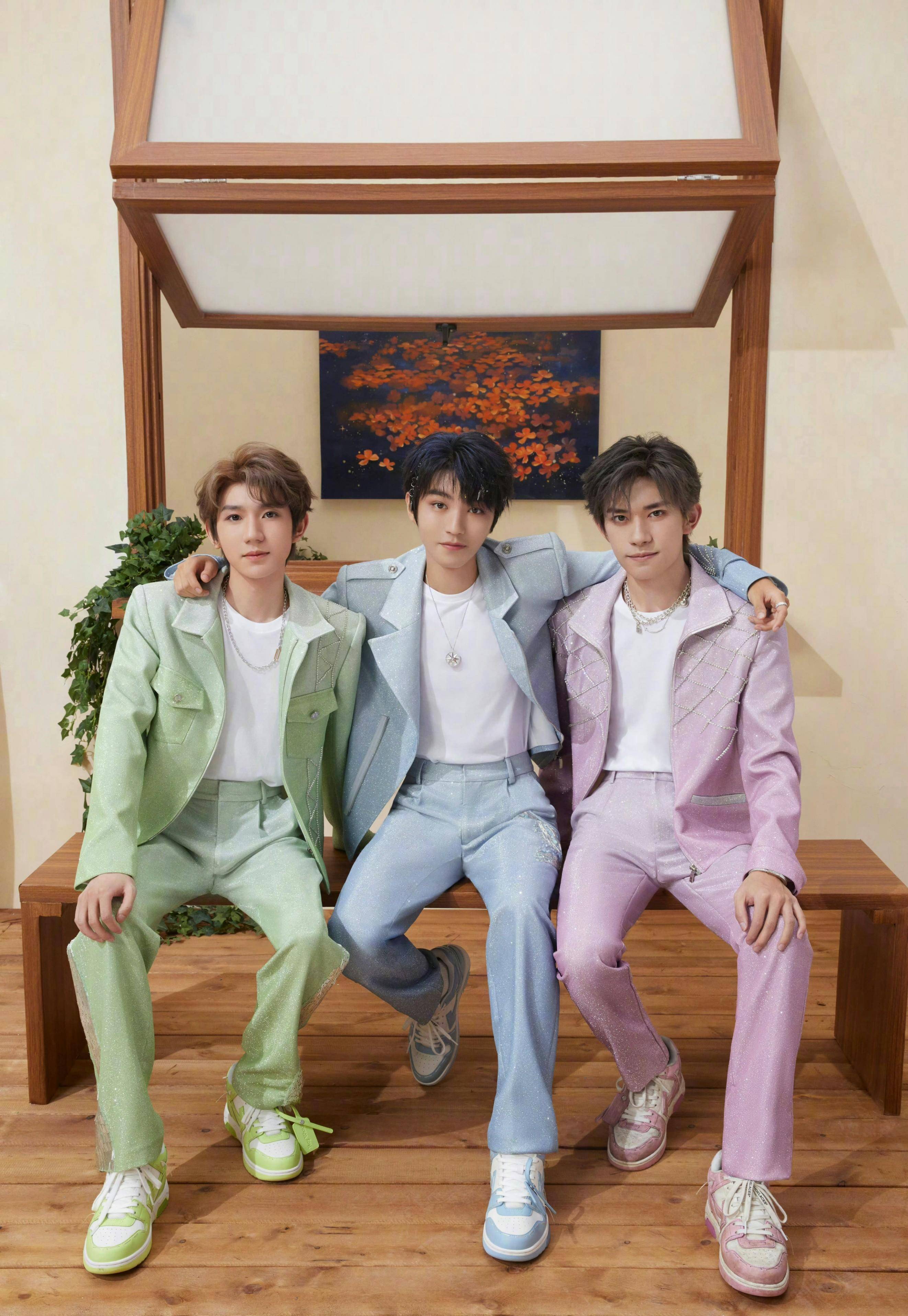 易烊千玺,王俊凯 ,王源的演唱会造型:华丽奢华又清新干练_魅力_观众们