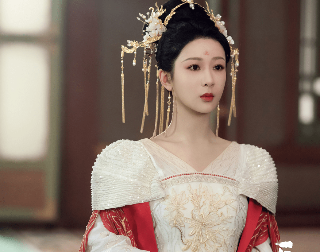 《长相思》口碑崩盘,剧情拖沓女主崩人设,官配cp狂撒工业糖精_涂山璟