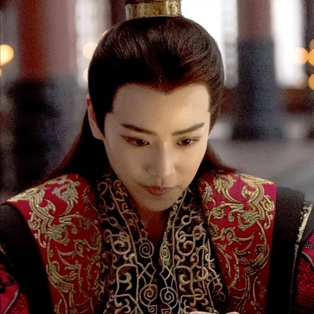 说时迟那时快,战豆豆依旧保持着临危不乱的帝王姿