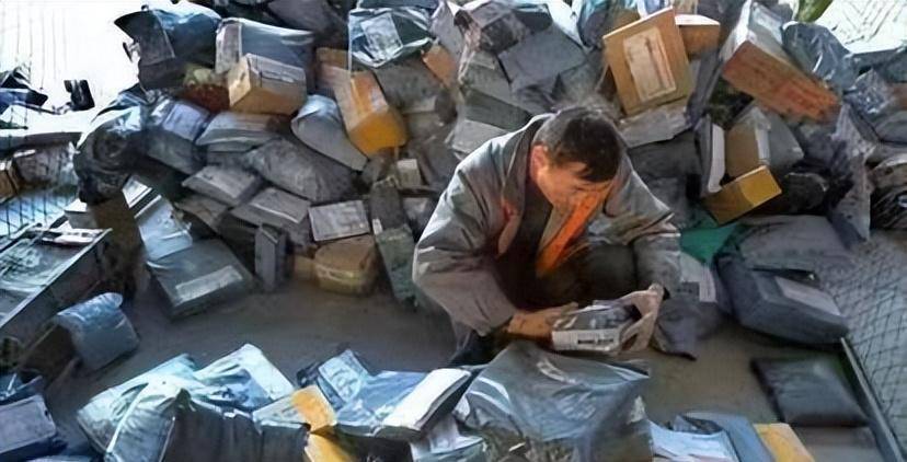 2019年，河南快递员丢失包裹，赔536元找回快递，对方却拒绝还钱