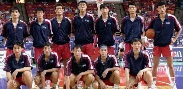 刘大庆小前锋:孙军,郑武大前锋:吴乃群,巩晓彬,刘玉栋中锋:单涛