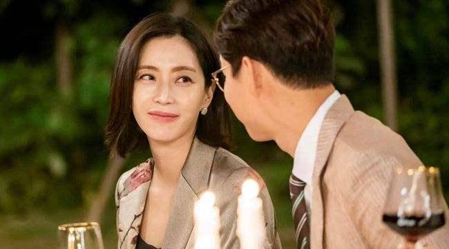 宋允儿事业巅峰时期嫁给了电影巨星薛景求,被网友骂小三多年_感情