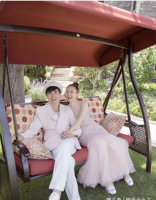 祖峰1974年生于江苏南京,毕业于北京电影学院,与赵薇,黄晓明是同学,因