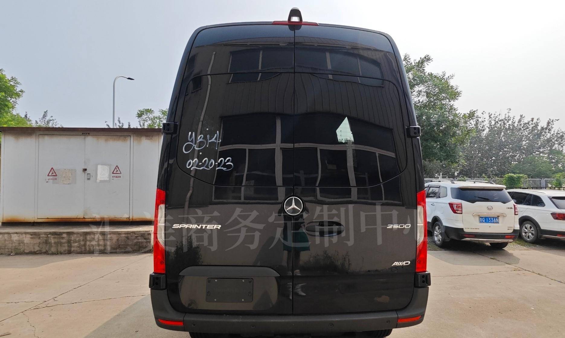 实拍奔驰斯宾特 2023款 售价90多万,简直大跌眼界_搜狐汽车_搜狐网