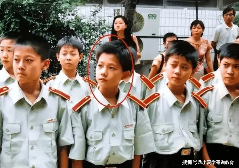 "小本"毕业也能吹,评论区:高攀沈腾了_艺术_军艺_家长