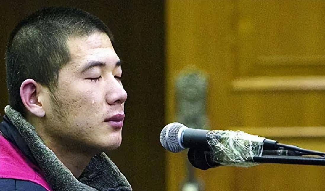 案例:罗翔老师讲述案,退伍军人摆摊卖烤肠,"失手杀死"城管_崔英杰