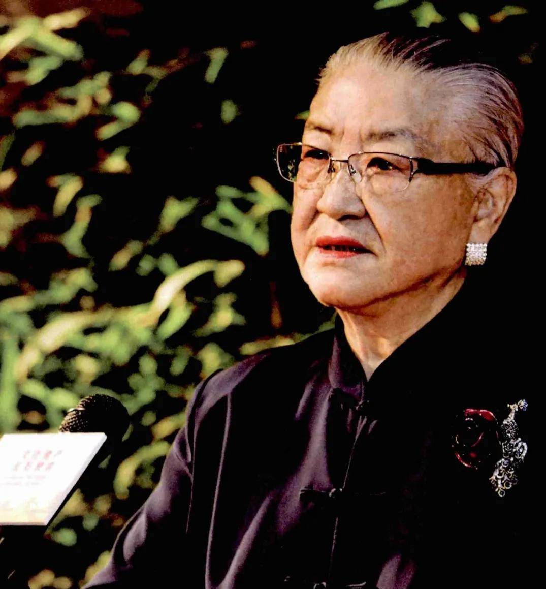 80年代初,耿莹想辞职下海经商,父亲耿飚大惊:你10块钱都数不清_地质