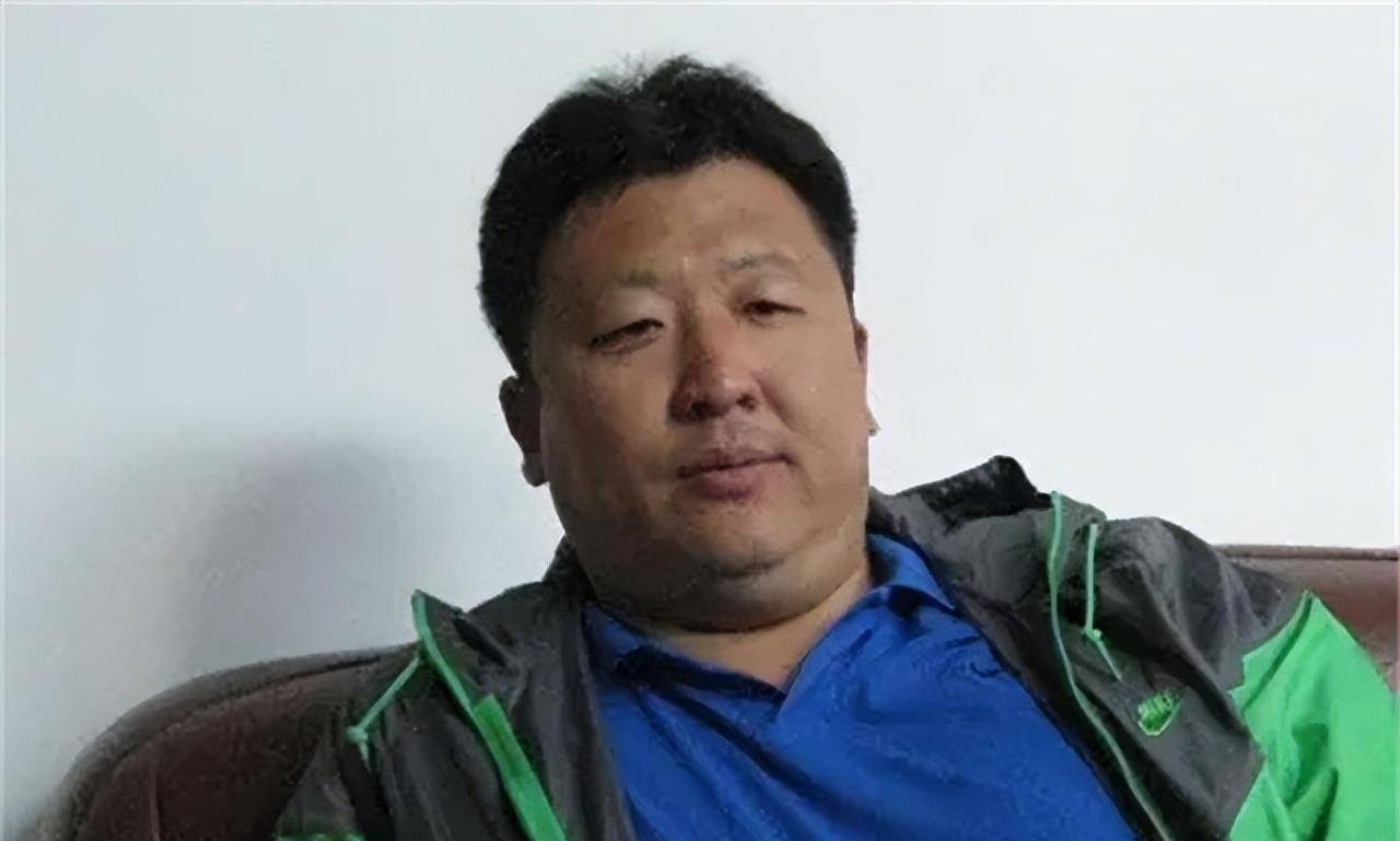金牌教练金炜:娶了三名学生,被迫球员走歪路,23岁女子当家庭主妇