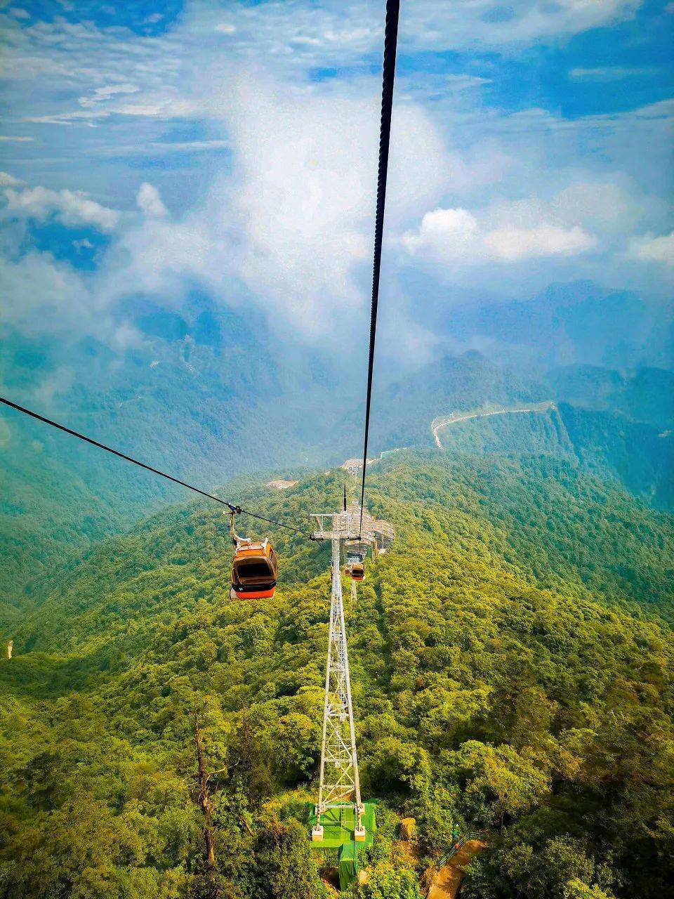 瓦屋山高山区建议游览路线:游客中心—金花桥索道—古佛坪索道上站