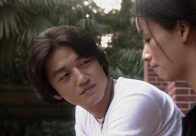 蔡艺侬为捧胡歌,掏空家底靠包子度日,却被蒋劲夫控诉克扣155万_唐人