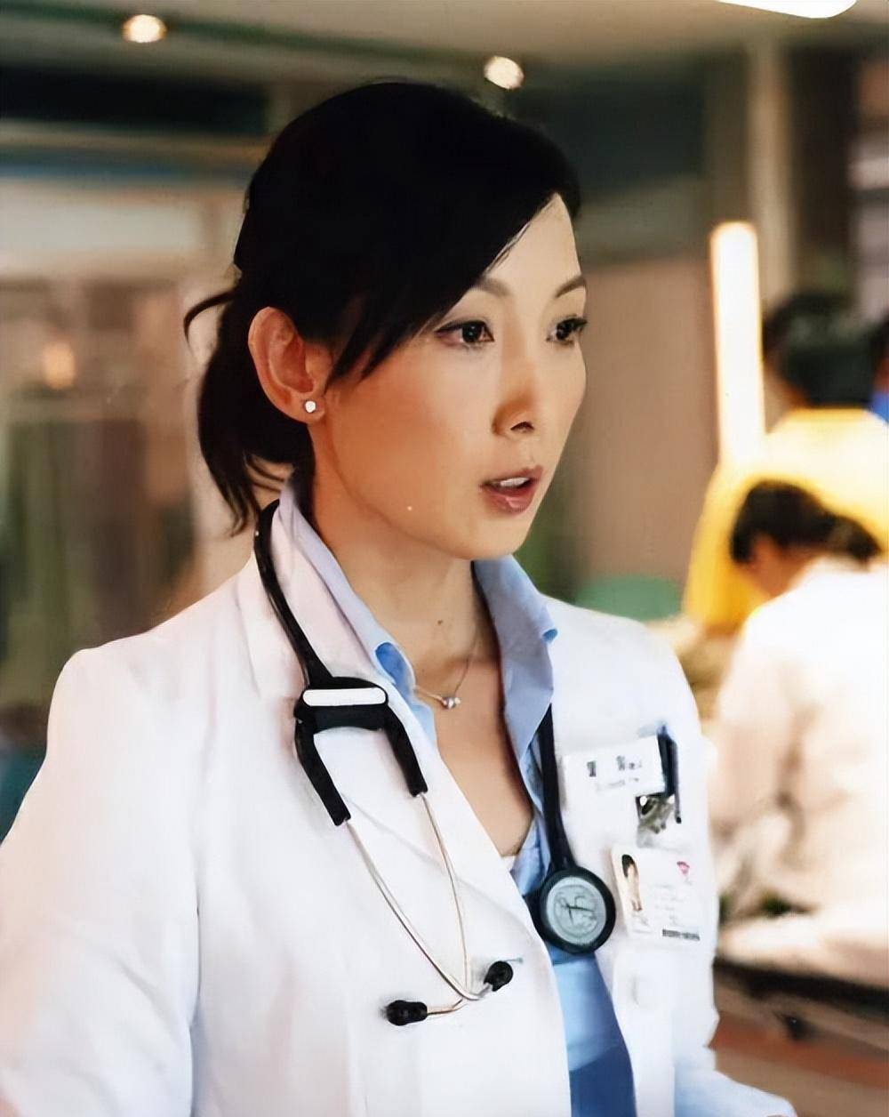 嫁百亿老公逛平价商店,16岁女儿同行_吴美珩_生活_母女