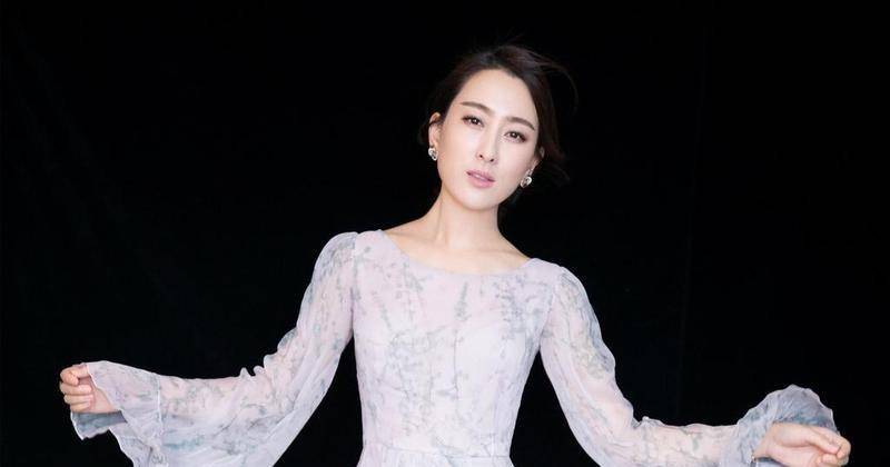 为了自己的未来,马苏果断决定与李小璐等人断绝关系.