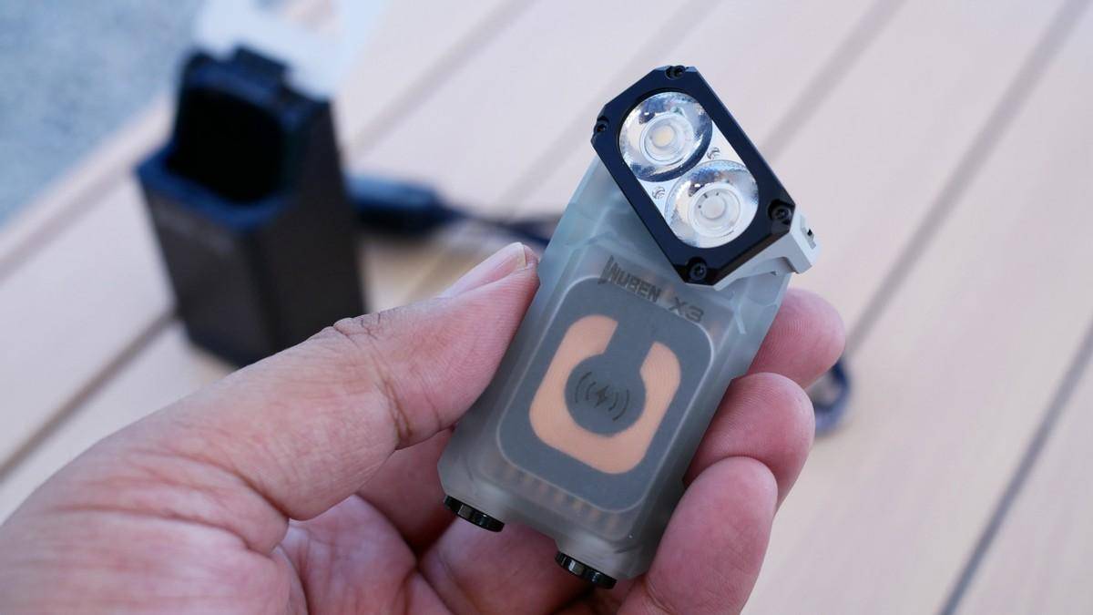 务本X3猫头鹰多功能EDC随身灯:造型可爱,身材迷你,挂绳是亮点