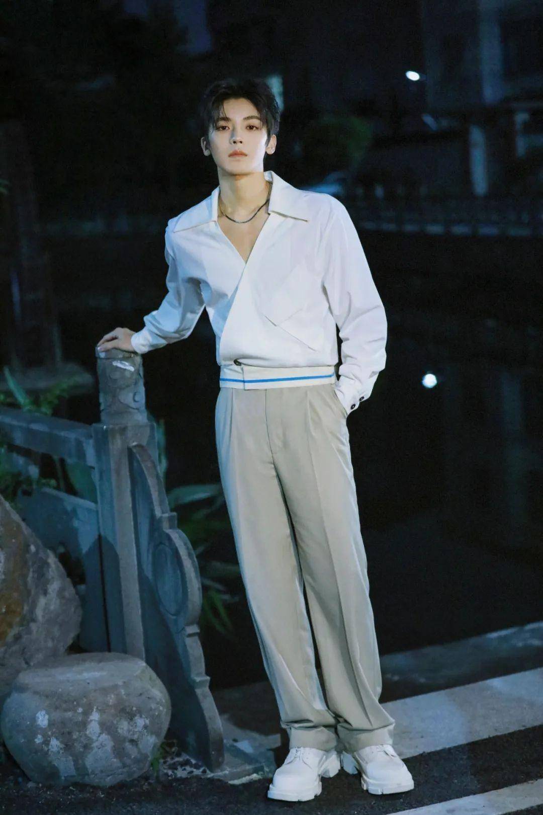 值得男生们学习,没想到侯明昊是个穿衣有肉,脱衣显瘦的boy!