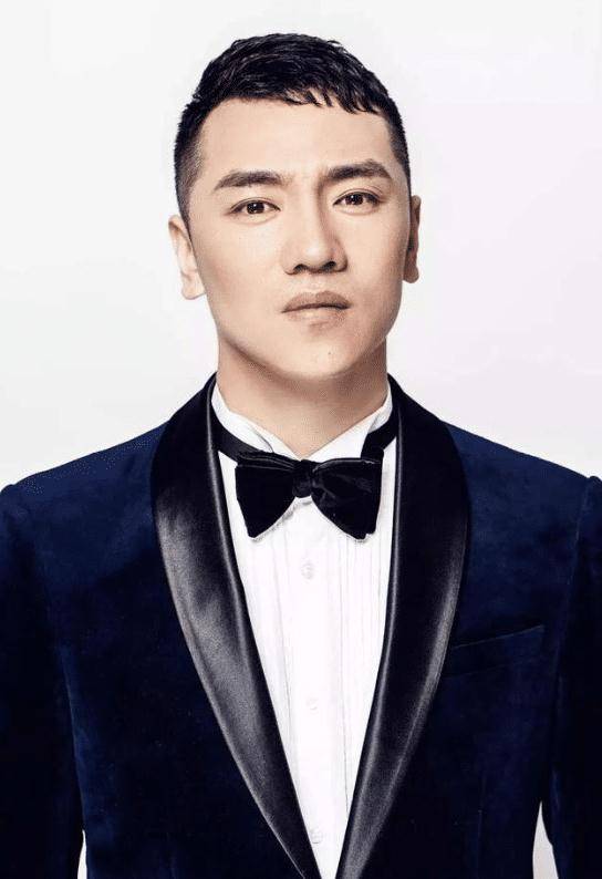 王琪出道17年,舞台独唱4分钟,《可可托海的牧羊人》背后的故事_洋仔