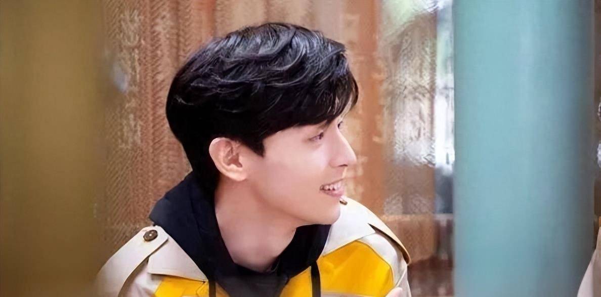 节目综艺好看邓伦在哪看_邓伦的综艺节目哪些好看_邓伦综艺哪个好看