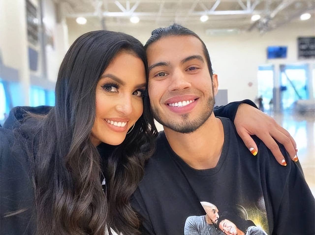 暴瘦几十斤,瓦妮莎面部发黄!