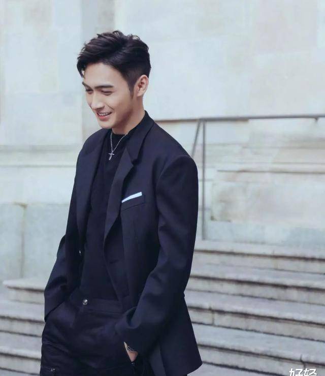 宝藏男孩张彬彬,泳池照惊艳众人,背后的好习惯值得所有人学习_健身