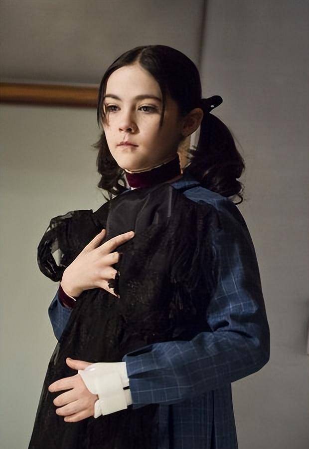 《孤儿怨》明星伊莎贝尔福尔曼变大美女,度假大秀身材,令人惊艳