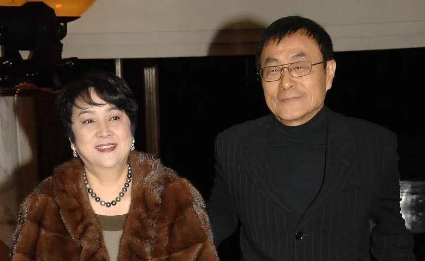 前女演员陈晨和儿子一起去去了海外,以避免人们要求向他们借钱_杰里米