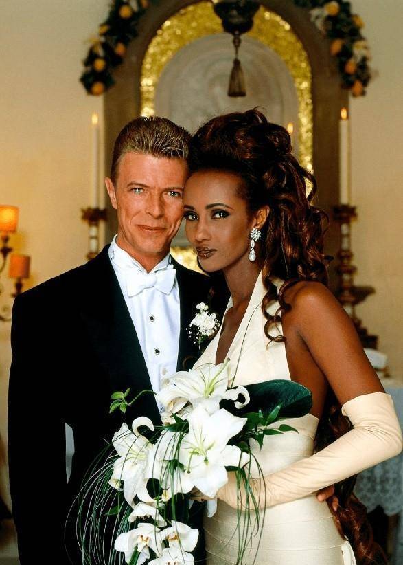 大卫鲍伊:异瞳摇滚巨星,美到雌雄莫辨,与黑人超模上演生死恋_伊曼