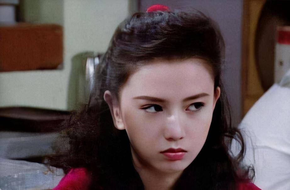 tvb女神曾华倩:和梁朝伟有一段情,走出豪门婚姻,儿子是她骄傲_香港