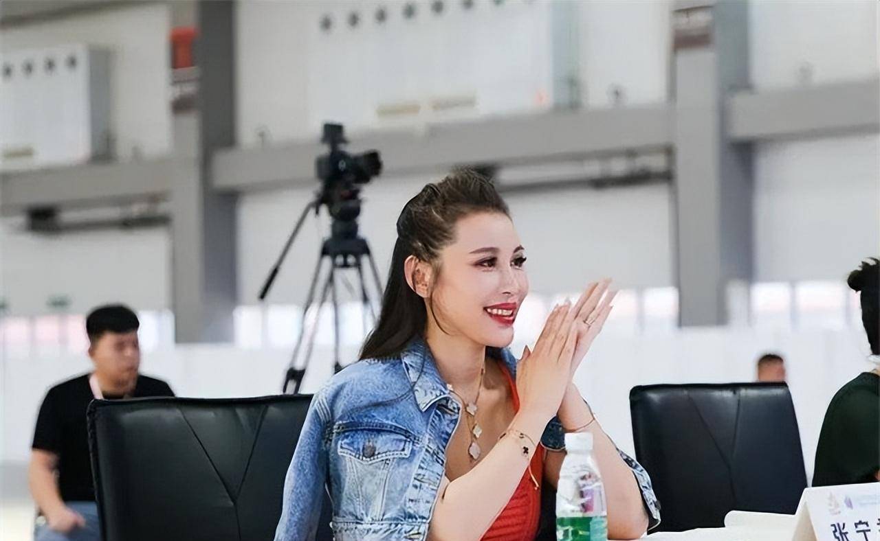 国乒冠军马琳前妻:分得千万资产后再嫁金融学霸,带2娃居住美国_张宁益