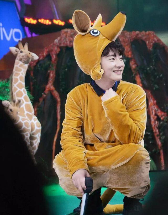 从《芳华》到《只有芸知道》,他"一无所有",他阳光真诚_黄轩_电影