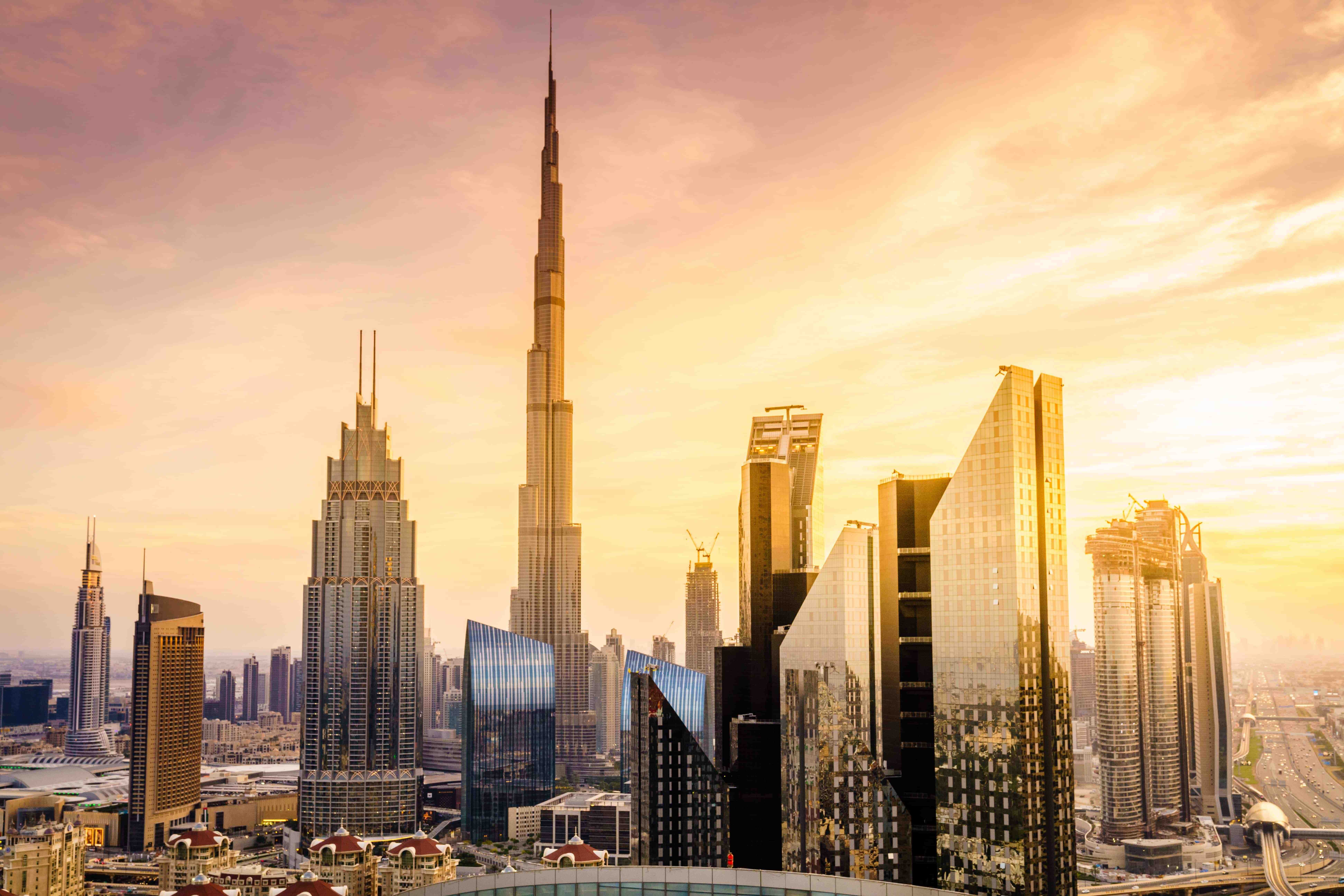 未来之城:深入迪拜的超现代奢华与沙漠奇观