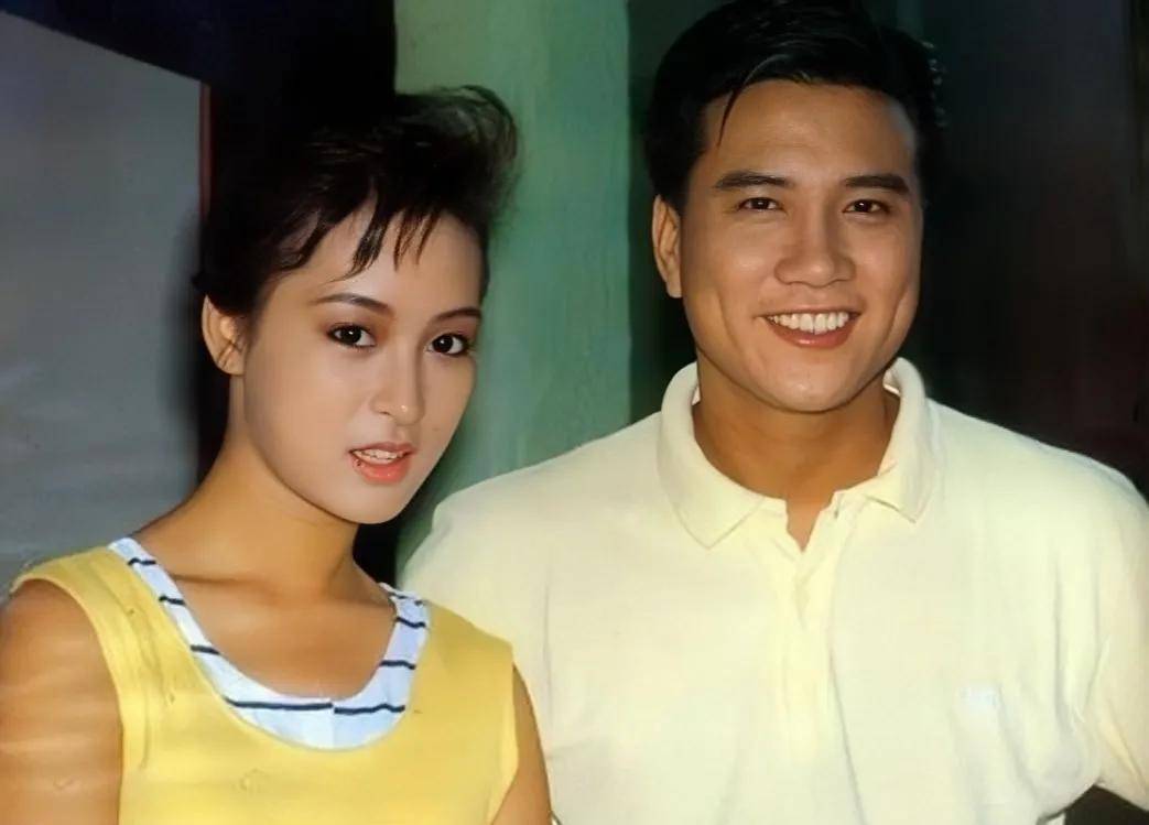 恬妞:演过黄蓉和苗翠花,却演不好万梓良的妻子_女儿_印尼_婚礼